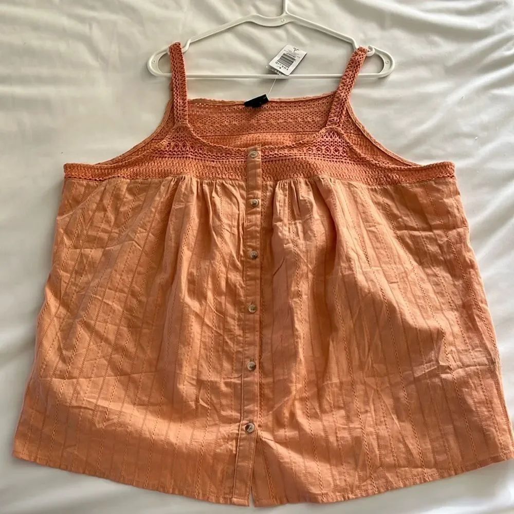 Torrid Button Up Crochet Tank Size 2X NWT Peach Bloom